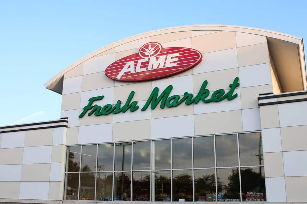 Exterior de una tienda Acme Fresh Market