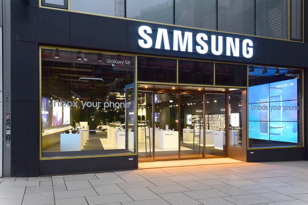 Exterior de una tienda de Samsung