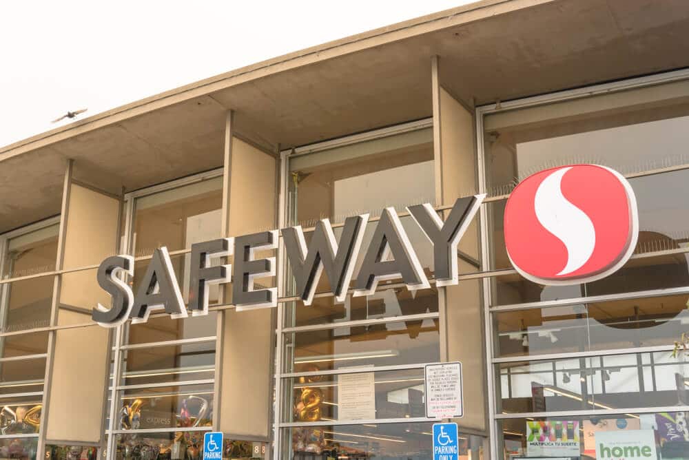 Signo de Safeway en un escaparate