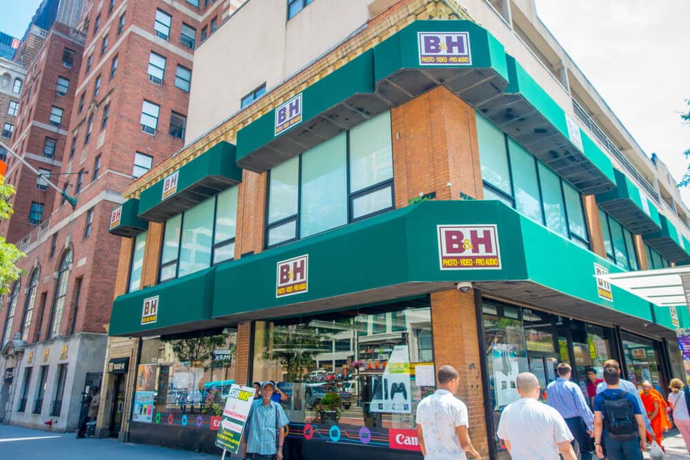 Una tienda B&H en la ciudad