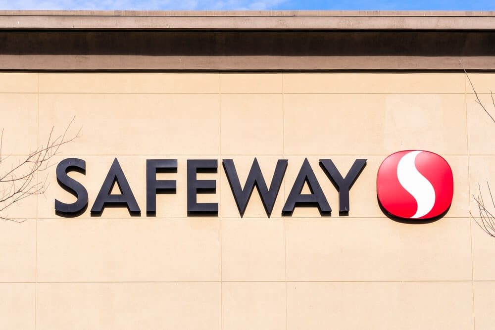 Signo de logotipo en el exterior de una tienda Safeway