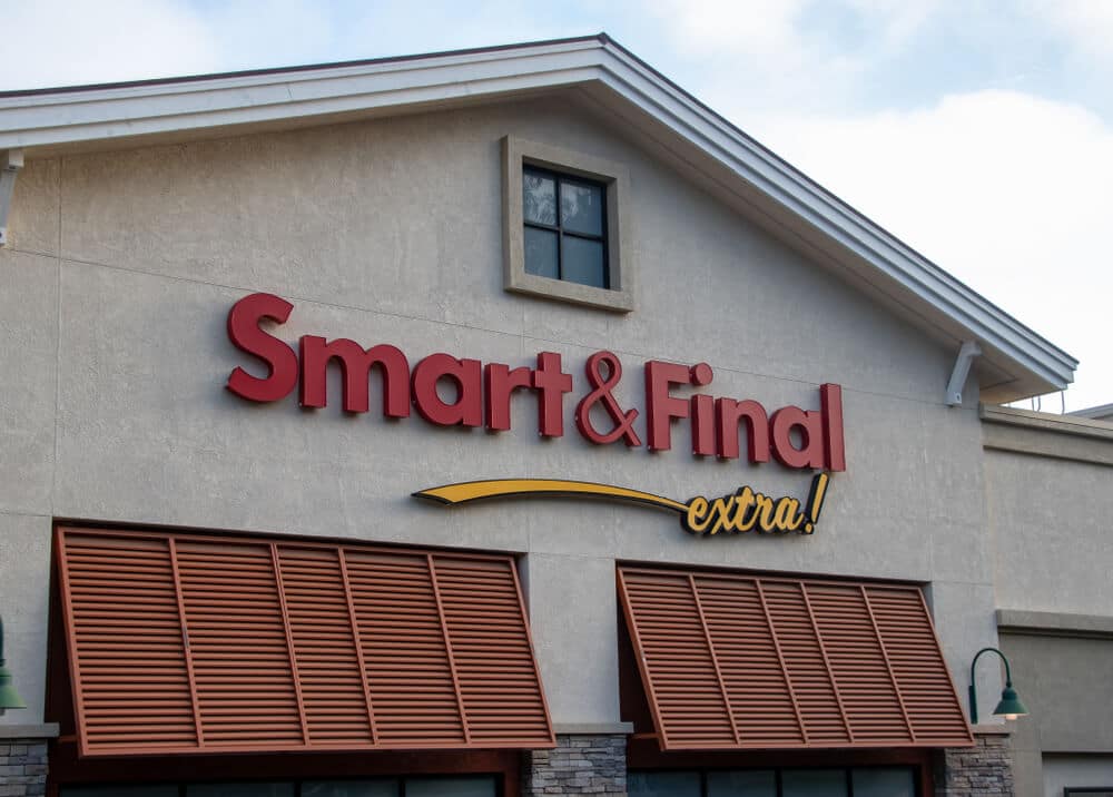Exterior de una tienda Smart & Final